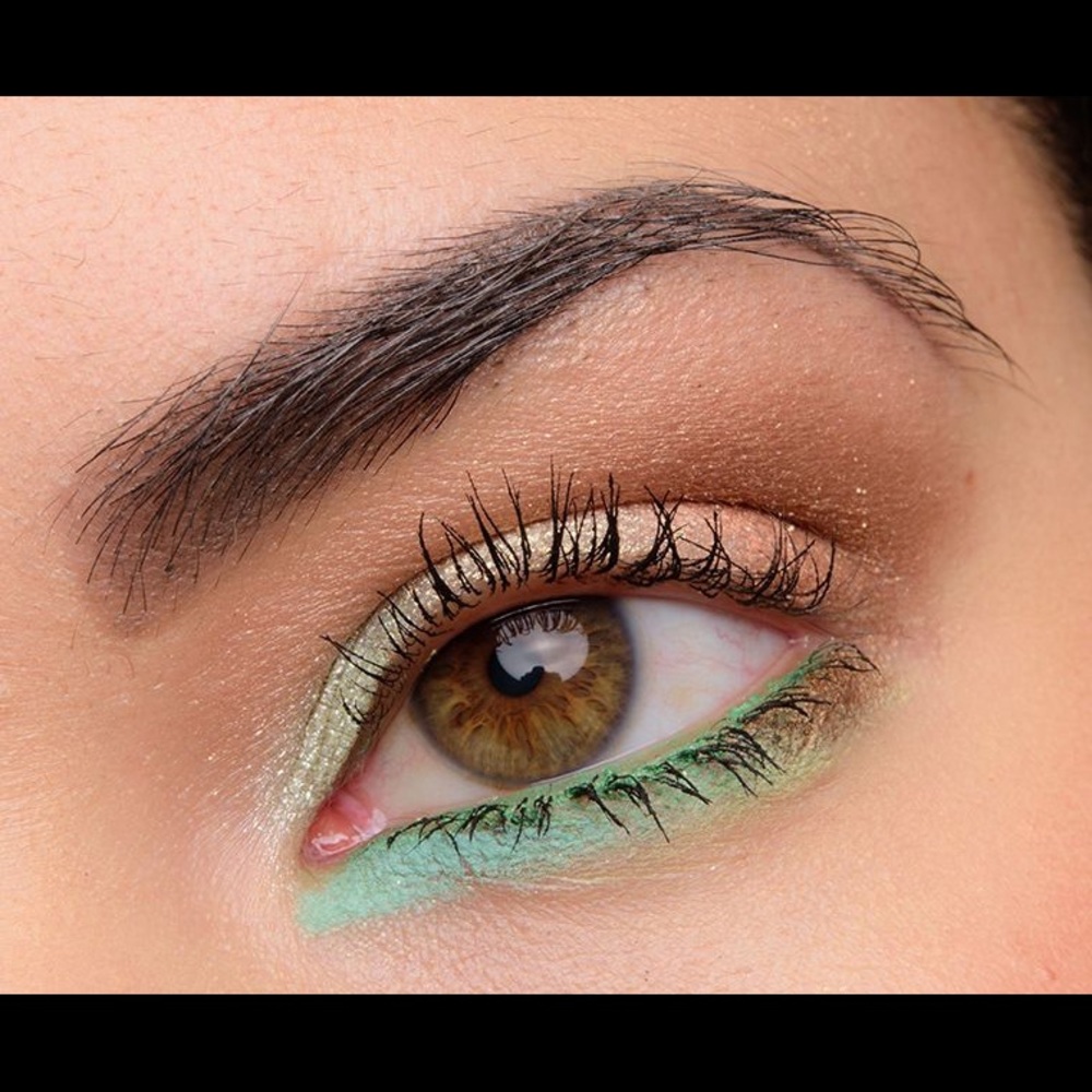 MAC Soft Serve Shadow - Picture 4 of 5